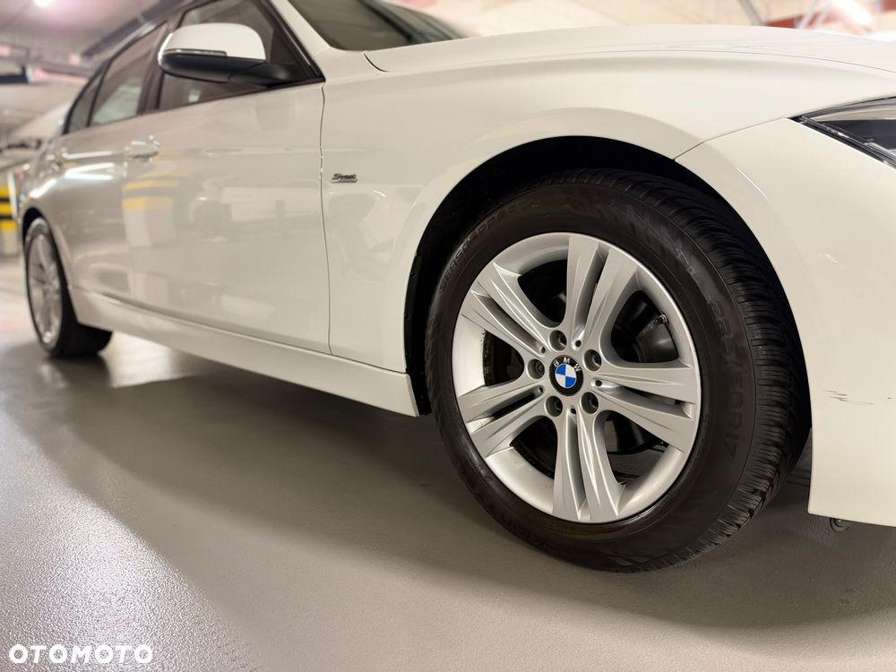 BMW Seria 3 318i Sport Line - 29