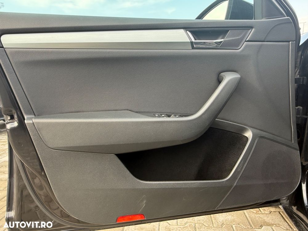 Skoda Superb 2.0 TDI DSG Active - 14