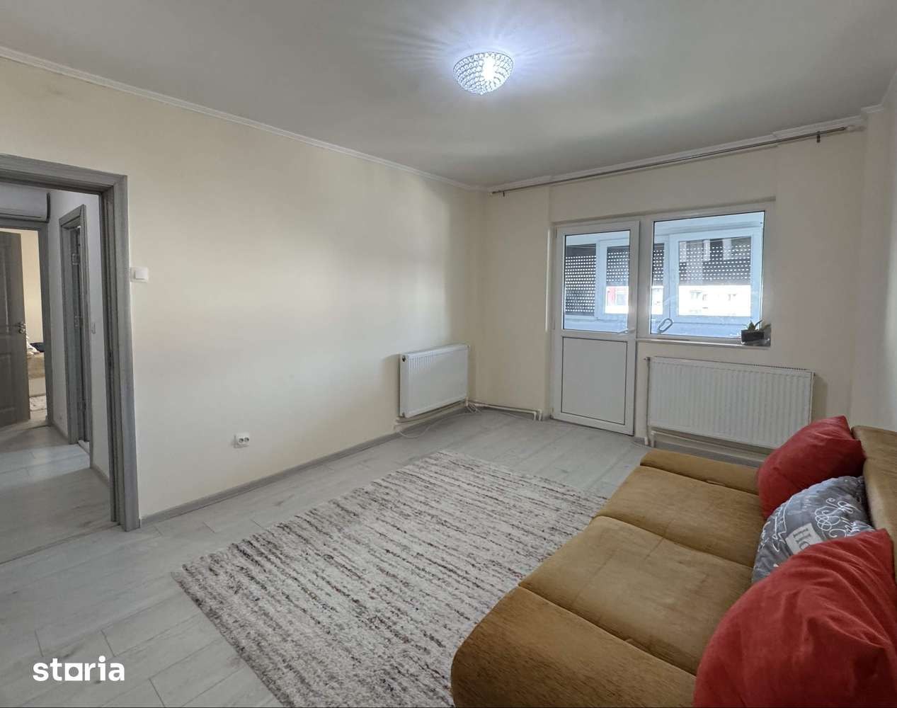 2 cam, et.4, decomandat, 48 mp, renovat, Mc Donalds — fotografia 3