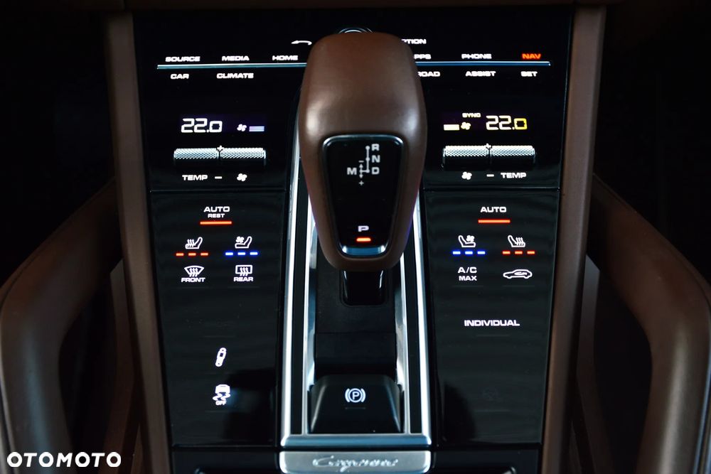 Porsche Cayenne E-Hybrid Platinum Edition - 26