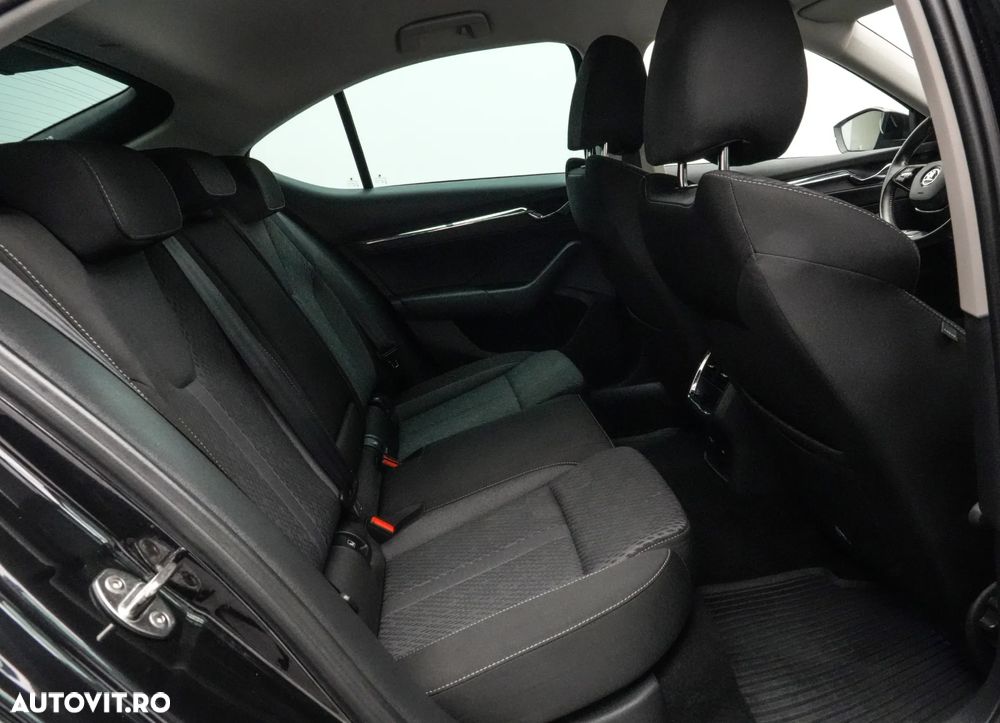 Skoda Octavia 2.0 TDI DSG 4X4 Style - 16