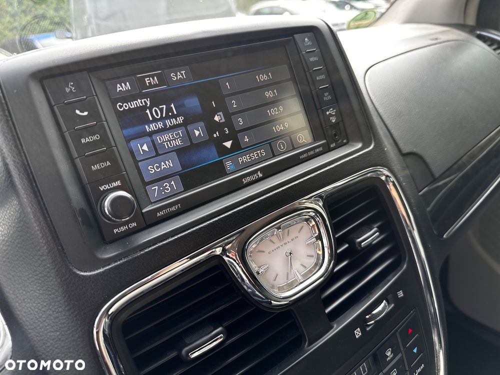 Chrysler Town & Country 3.6 Limited - 25