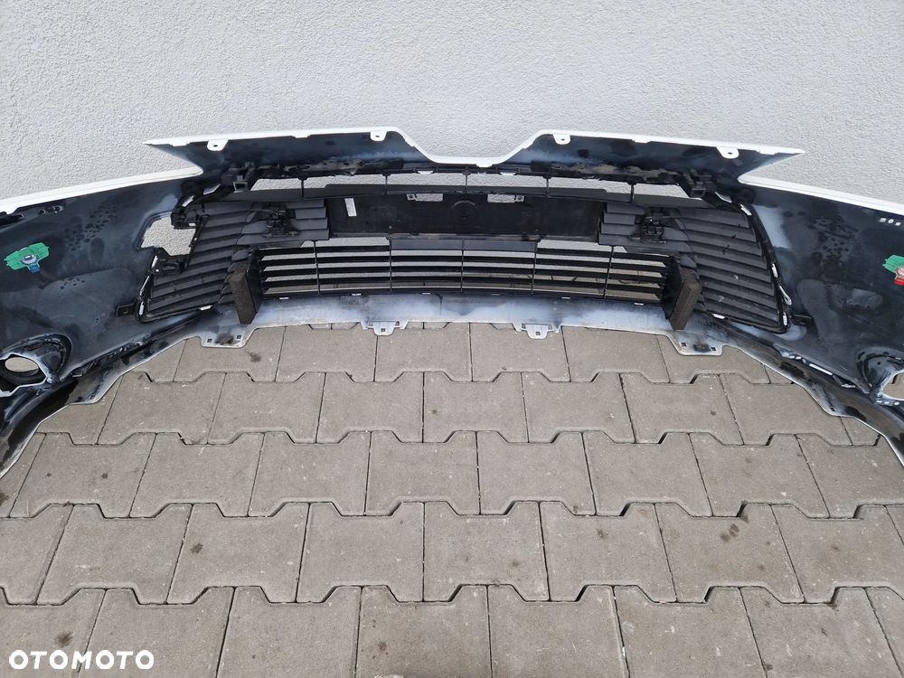 Zderzak Toyota Corolla XII E210 E21 sedan - 10