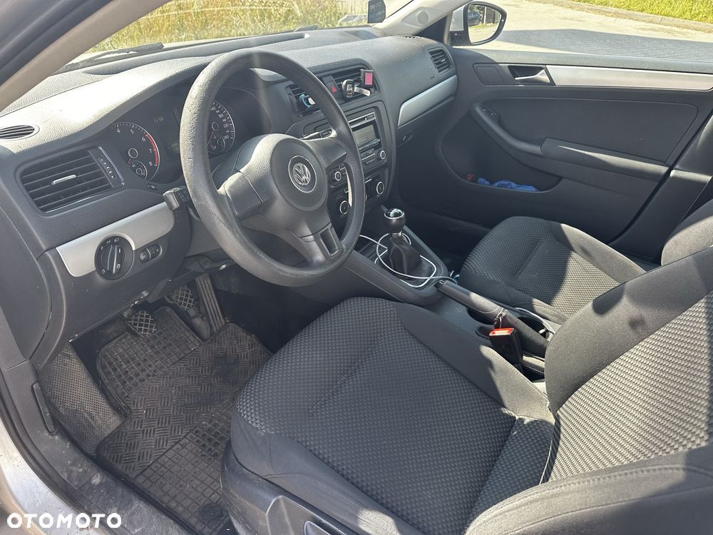 Volkswagen Jetta - 6