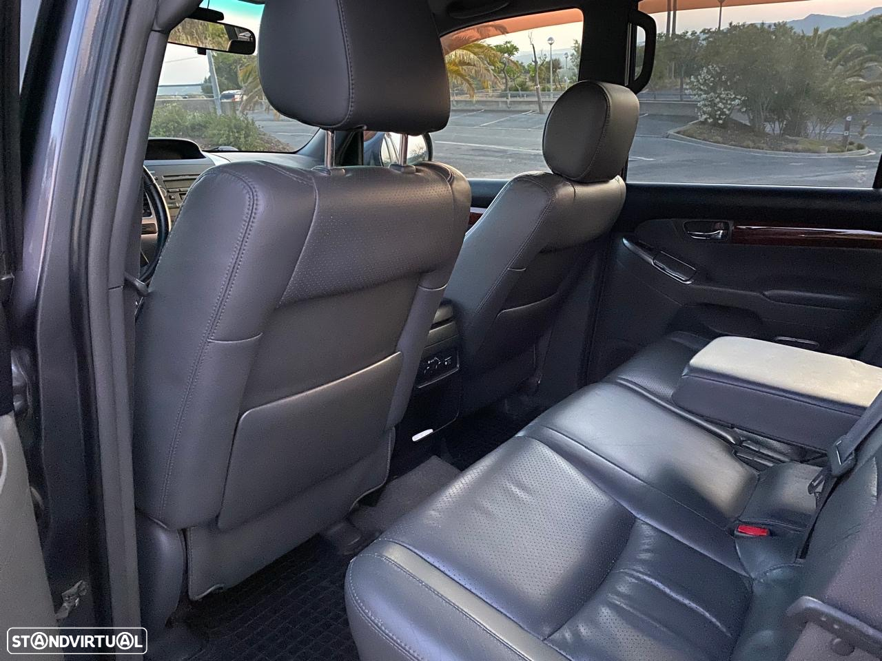 Toyota Land Cruiser Prado - 29