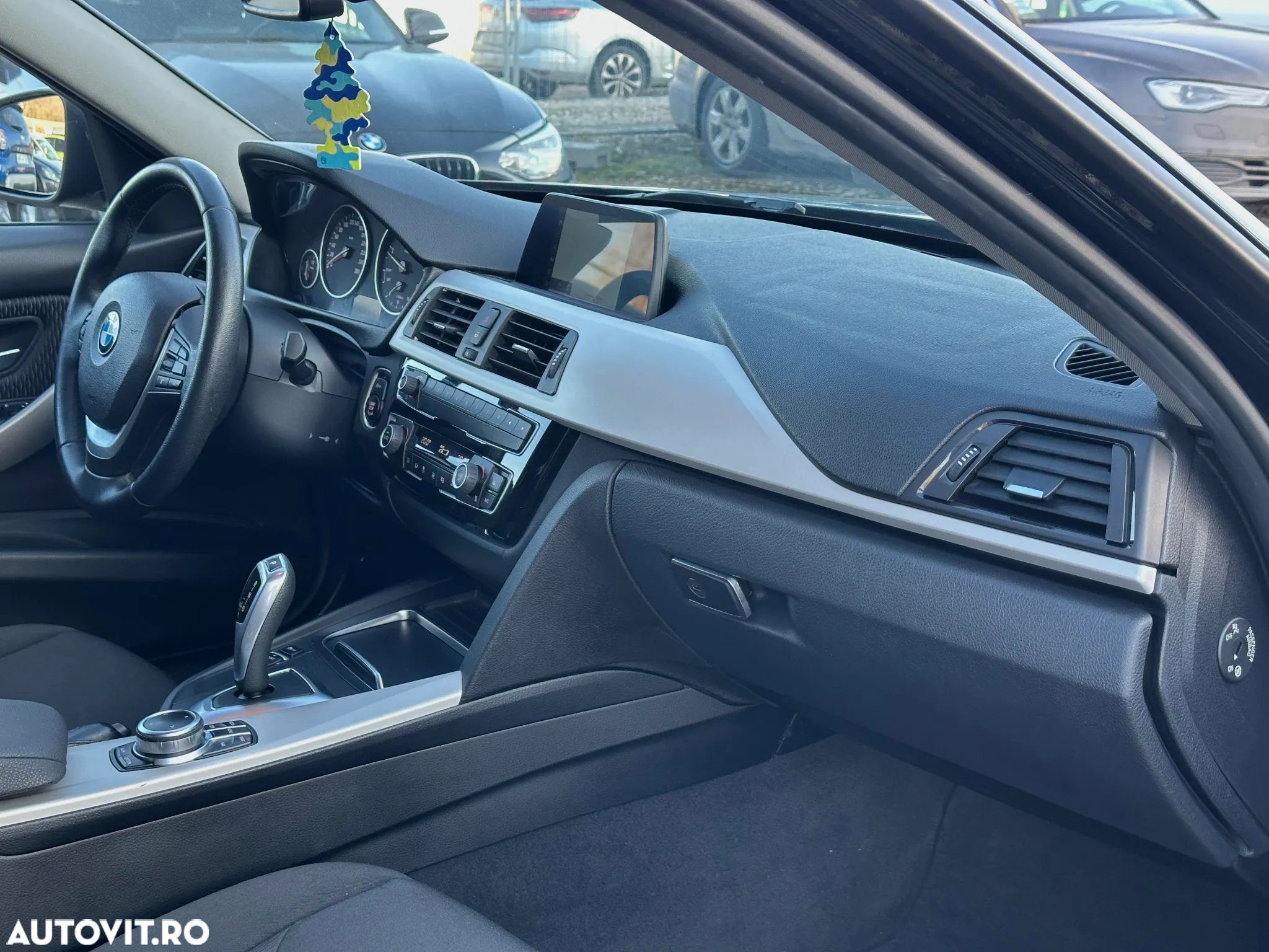 BMW Seria 3 320d Touring Aut. Advantage - 10