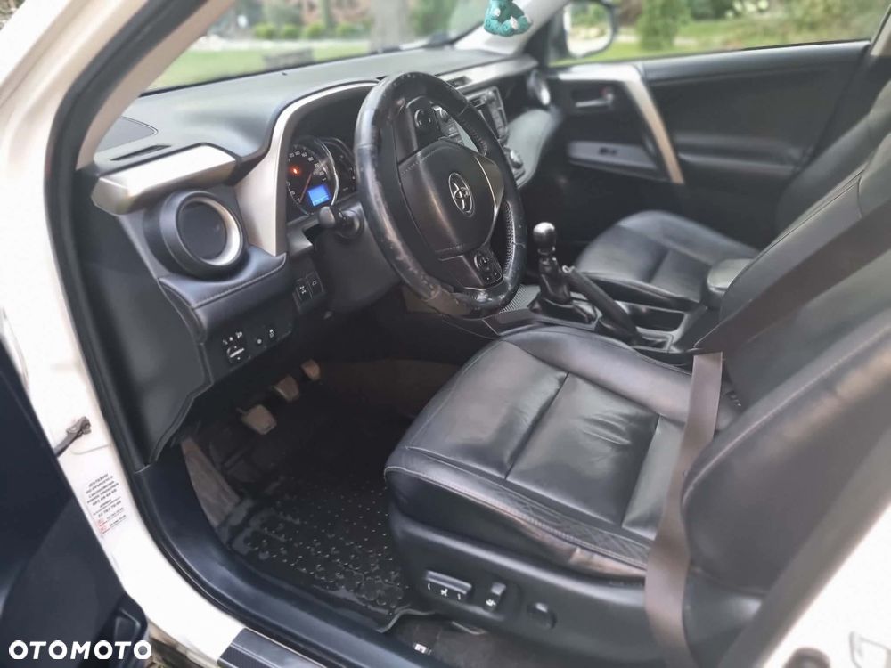 Toyota RAV4 2.0 D-4D Premium - 12