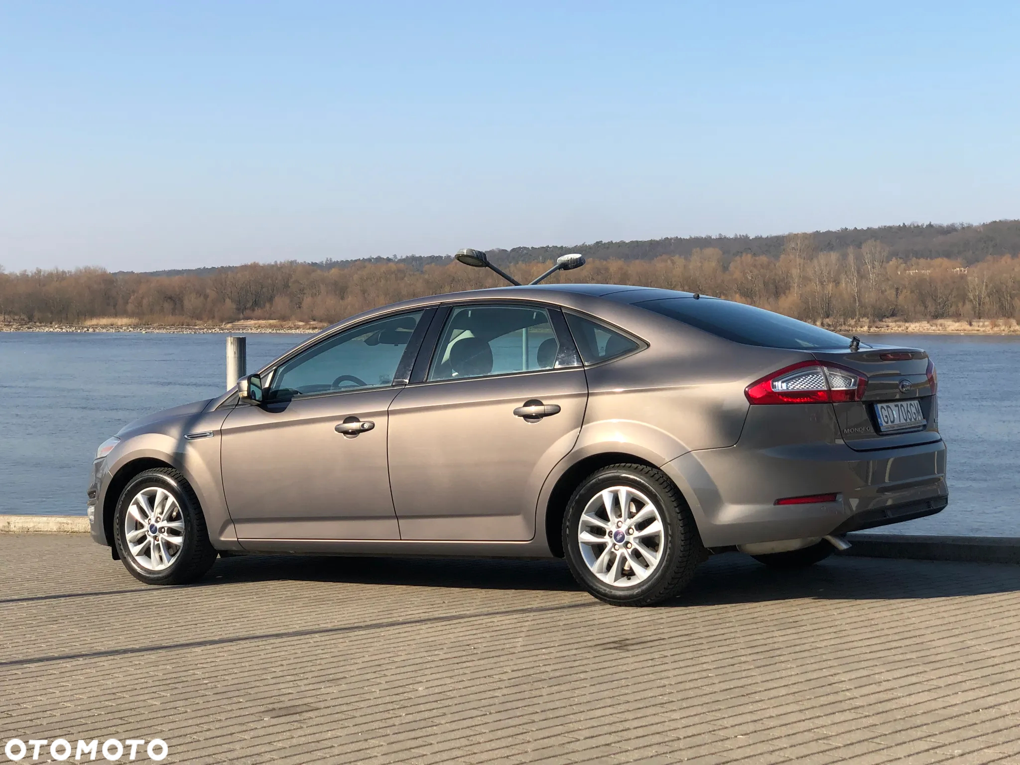 Ford Mondeo - 12