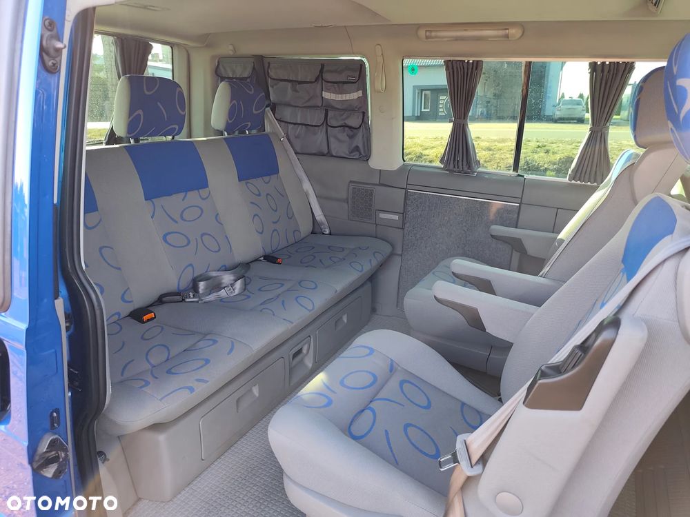Volkswagen Multivan - 23