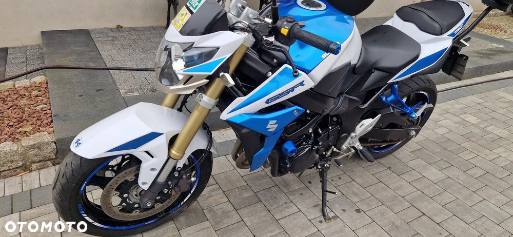 Suzuki GSR - 5