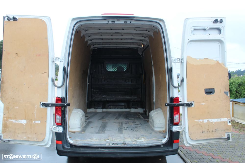 VW CRAFTER 2.0 TDi T.Médio - 7