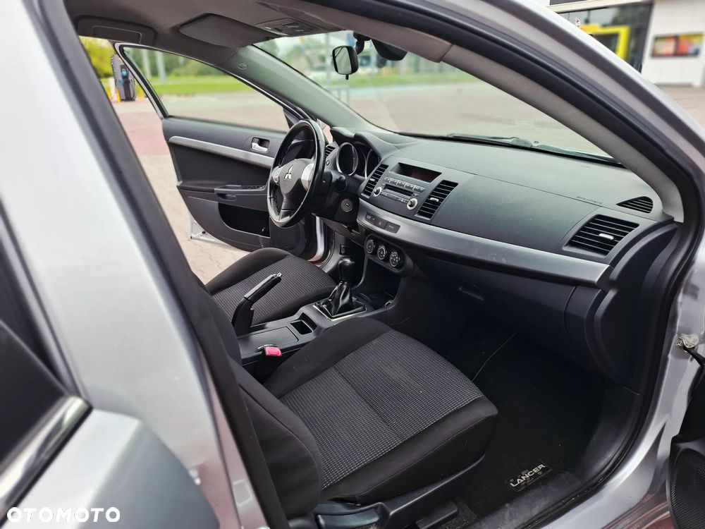 Mitsubishi Lancer 1.5 Inform - 3