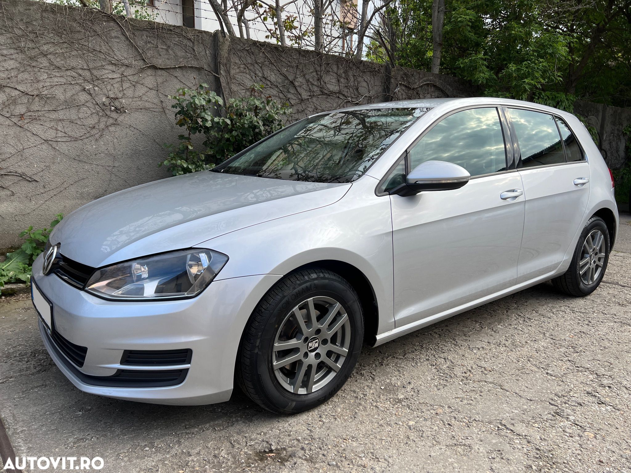 Volkswagen Golf 1.6 TDI BMT Comfortline - 1