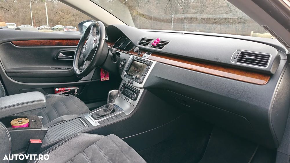 Volkswagen Passat Variant 2.0 TDI Blue TDI DSG Comfortline - 9