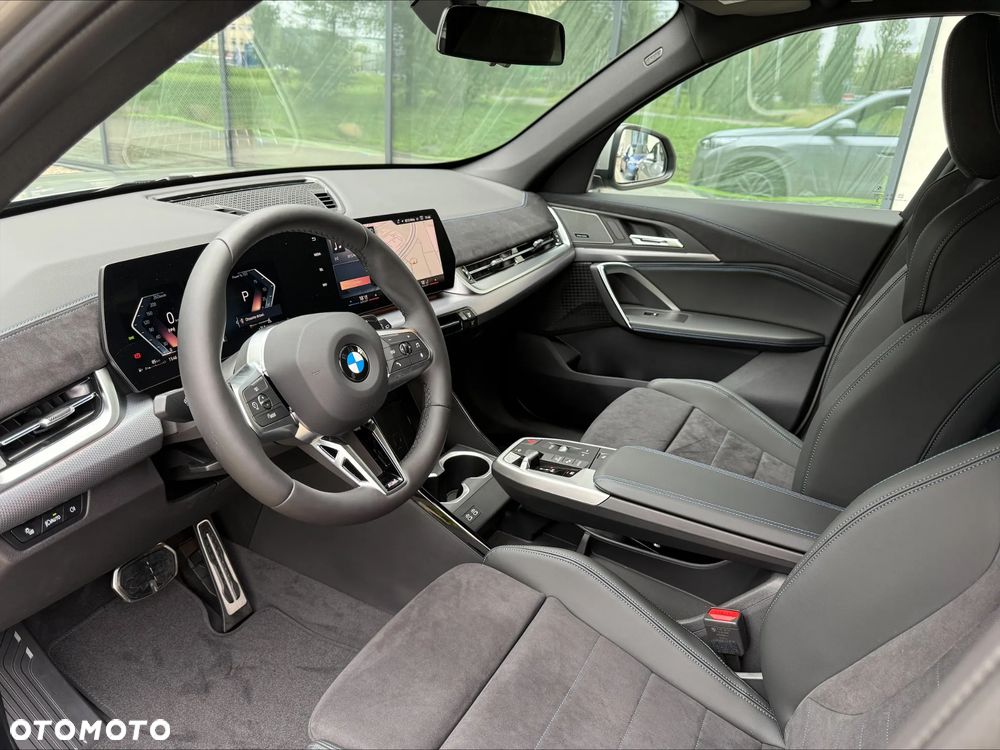 BMW X1 sDrive20i mHEV - 9