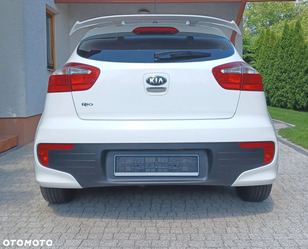 Kia Rio - 8