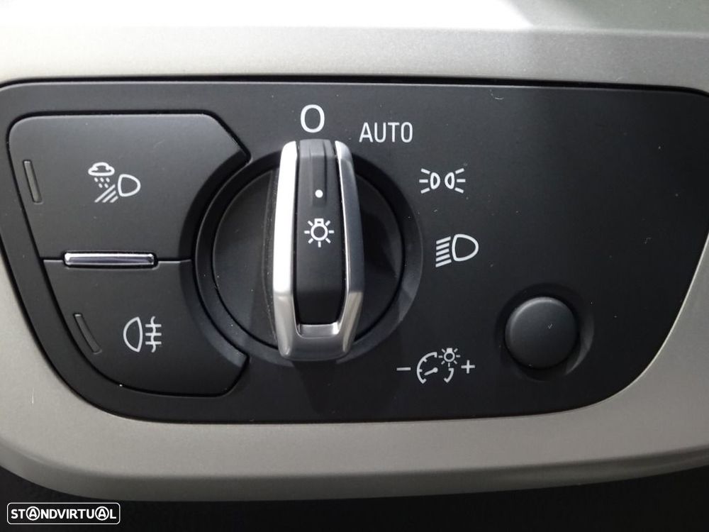 Audi A4 35 TDI S tronic - 11