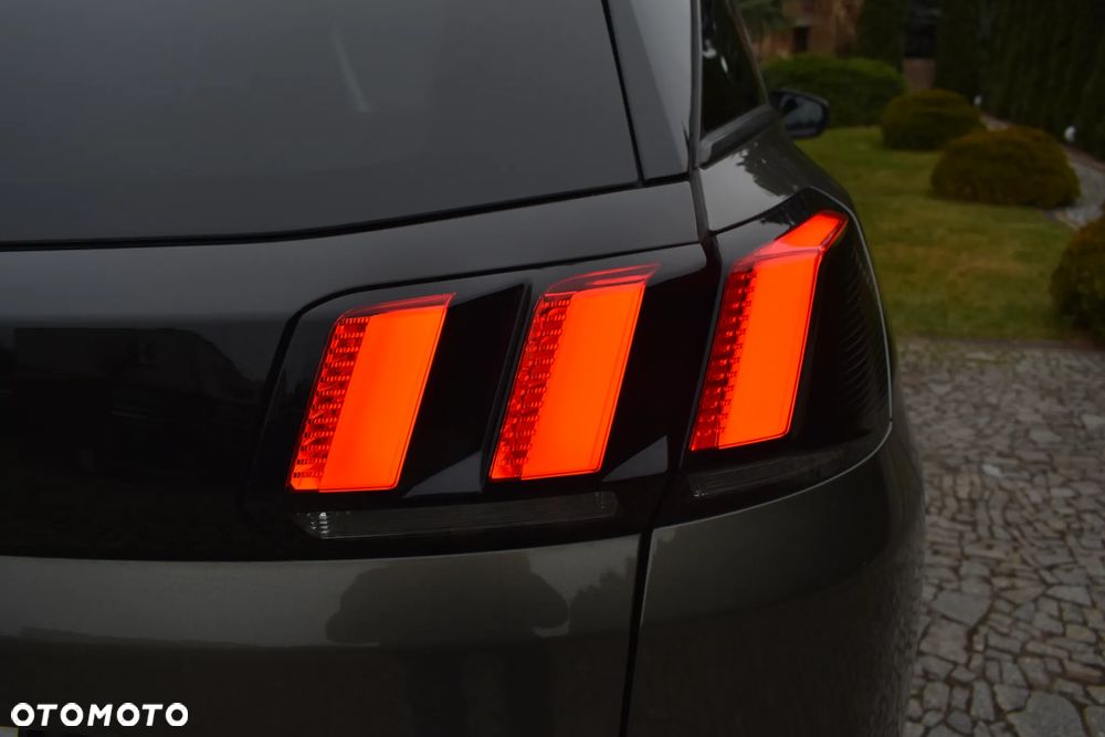 Peugeot 3008 PureTech 130 Stop & Start GPF Allure - 29