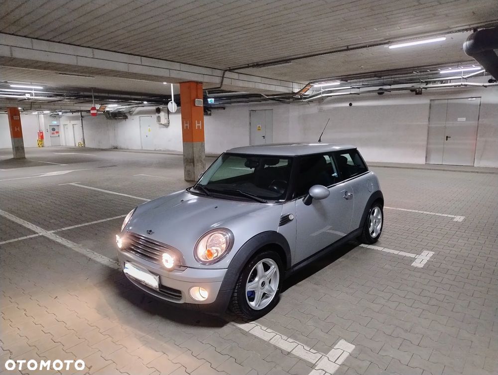MINI Cooper Standard - 1