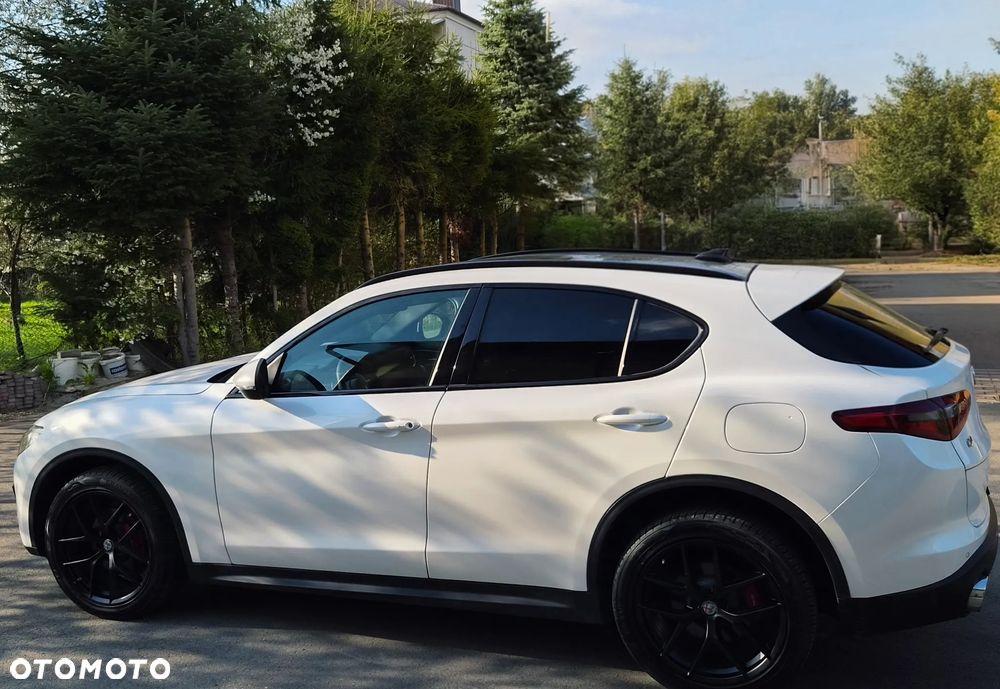 Alfa Romeo Stelvio 2.0 Turbo 16V AT8-Q4 Veloce Ti - 5