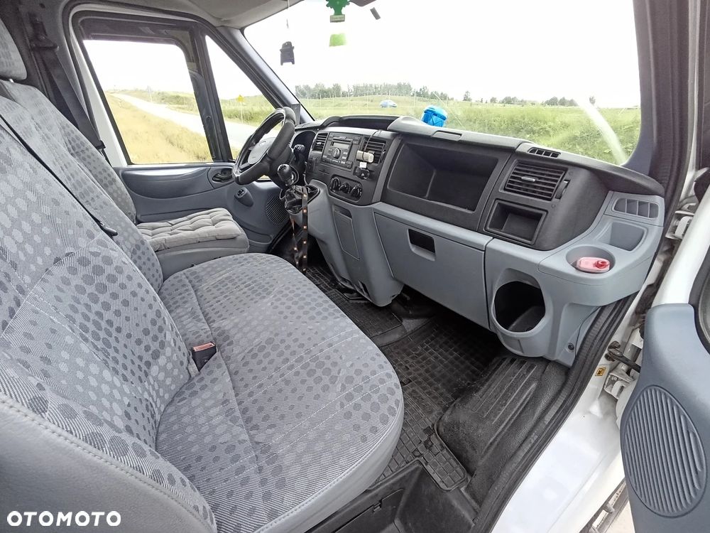 Ford Transit - 11