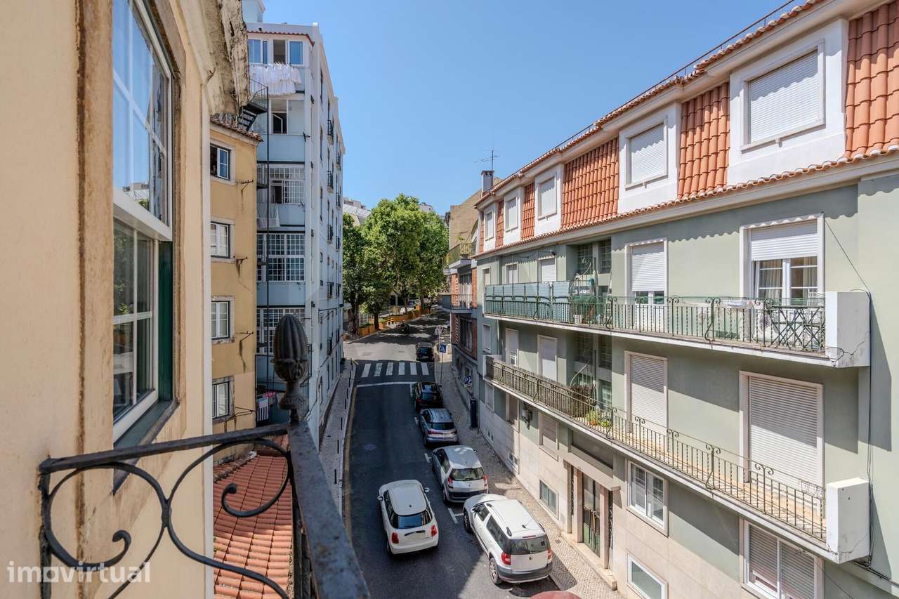Duplex T3 com 114m2, renovado, na Tv. de São Plácido - Grande imagem: 3/49