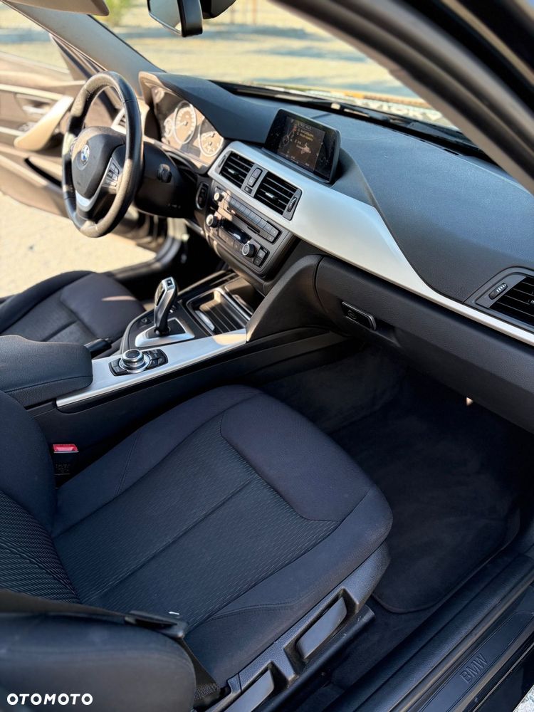 BMW Seria 3 318d - 16