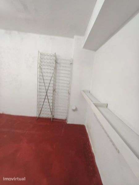 Arrendo arrecadação junto ao Lidl de Paços de Ferreira 14m2 - Grande imagem: 4/5