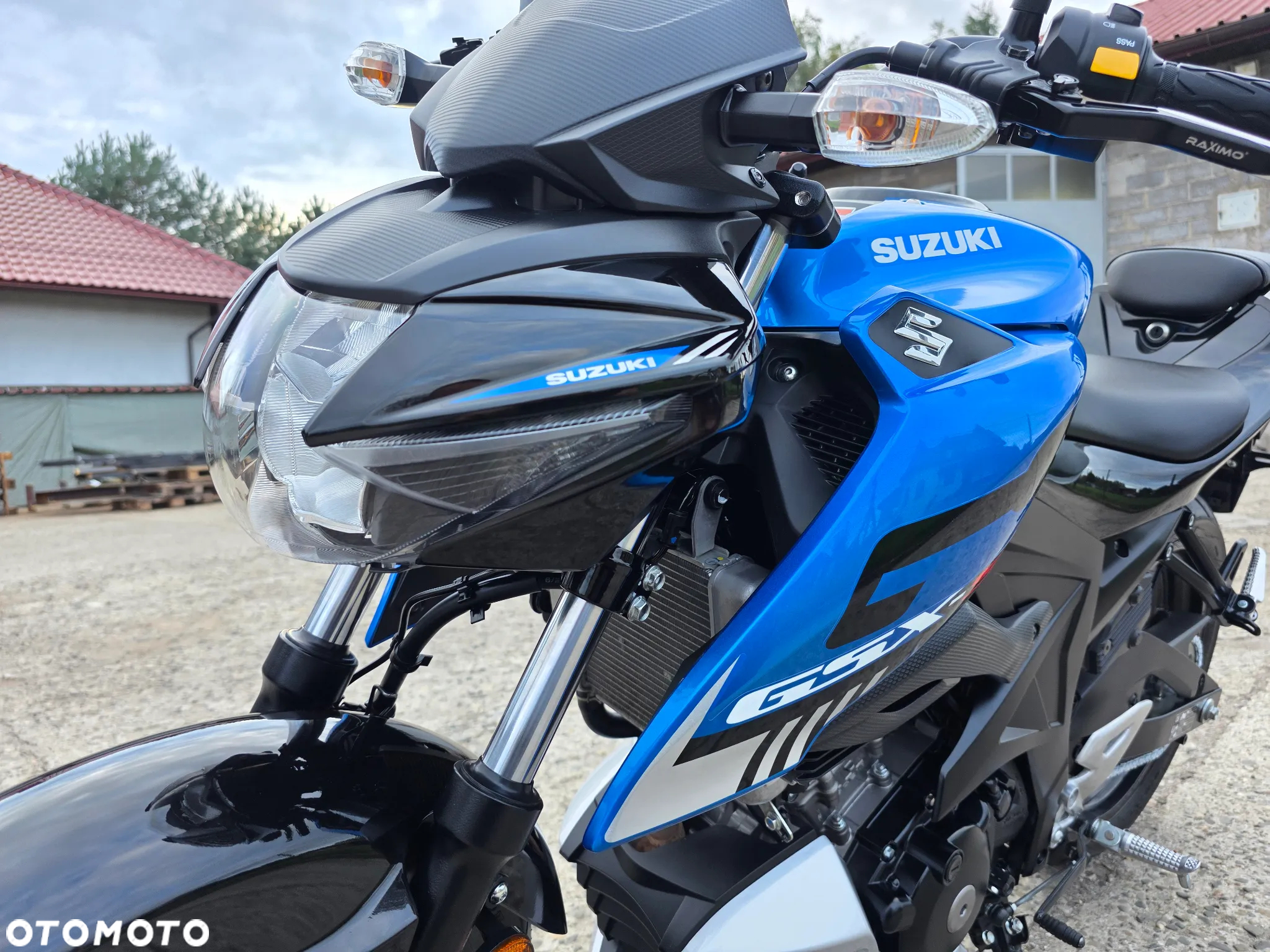 Suzuki GSX - 19