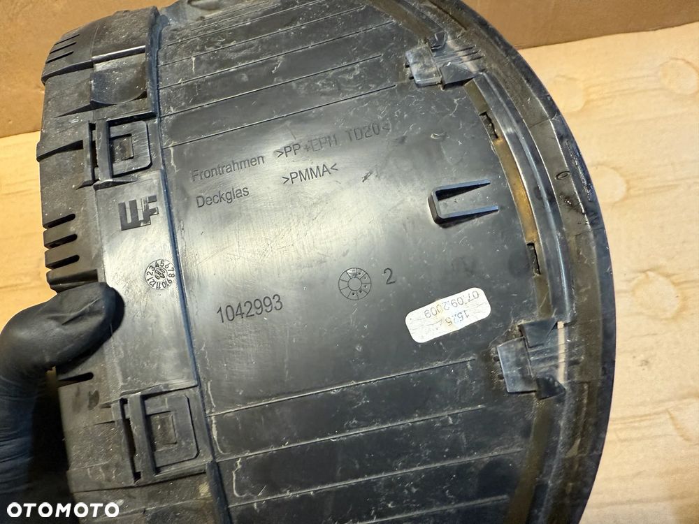 Licznik 9069001000 2E0909052GL Mercedes Crafter 2.5 TDI OE - 2