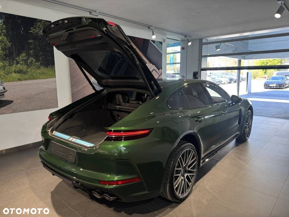 Porsche Panamera - 4