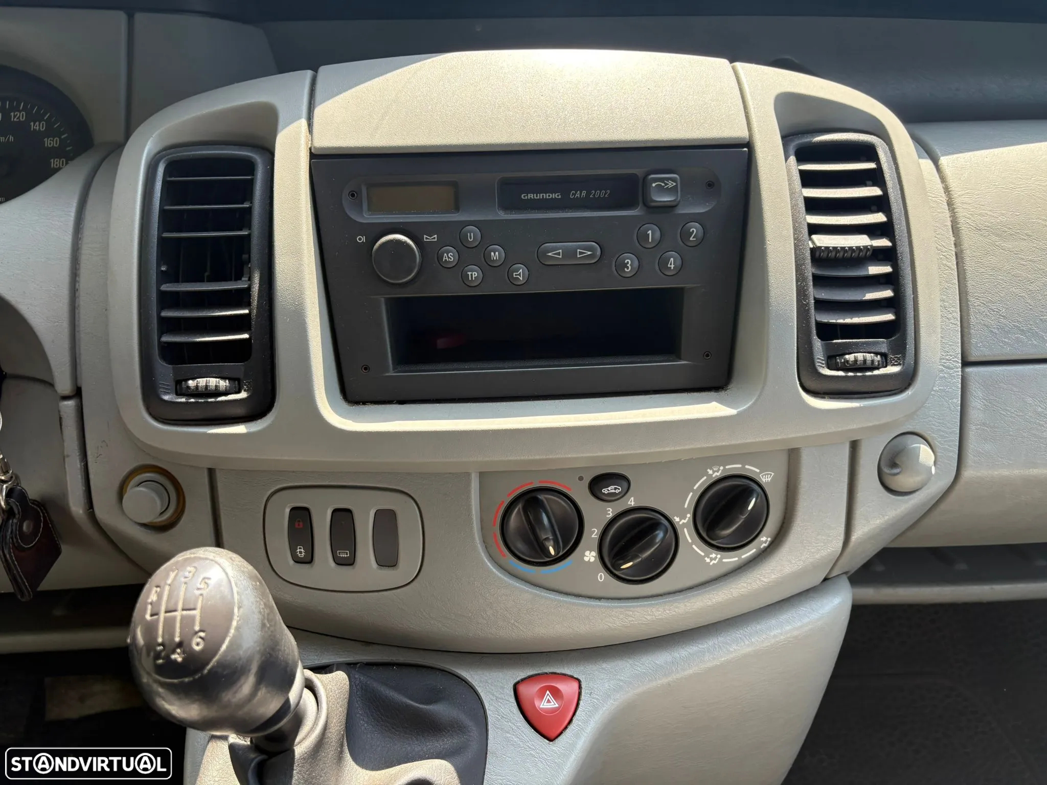 Opel Vivaro 1.9 DTi L1 H1 - 12