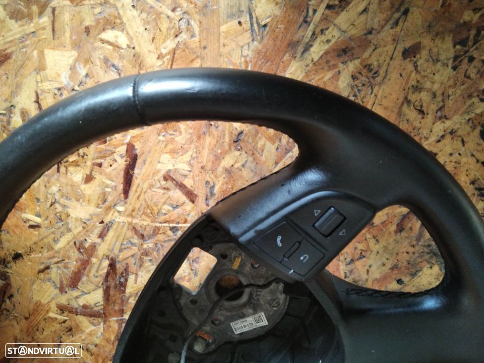 VOLANTE EM PELE SKODA OCTAVIA II COM BOTÕES - 4