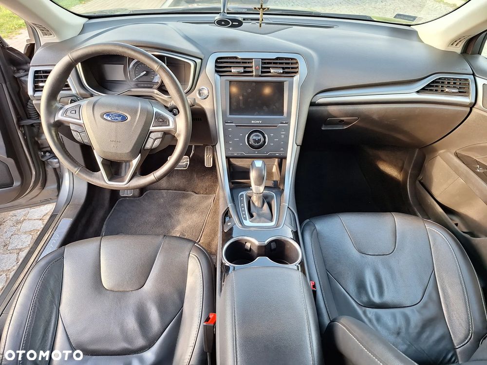 Ford Fusion 2.0 EcoBoost Titanium - 14