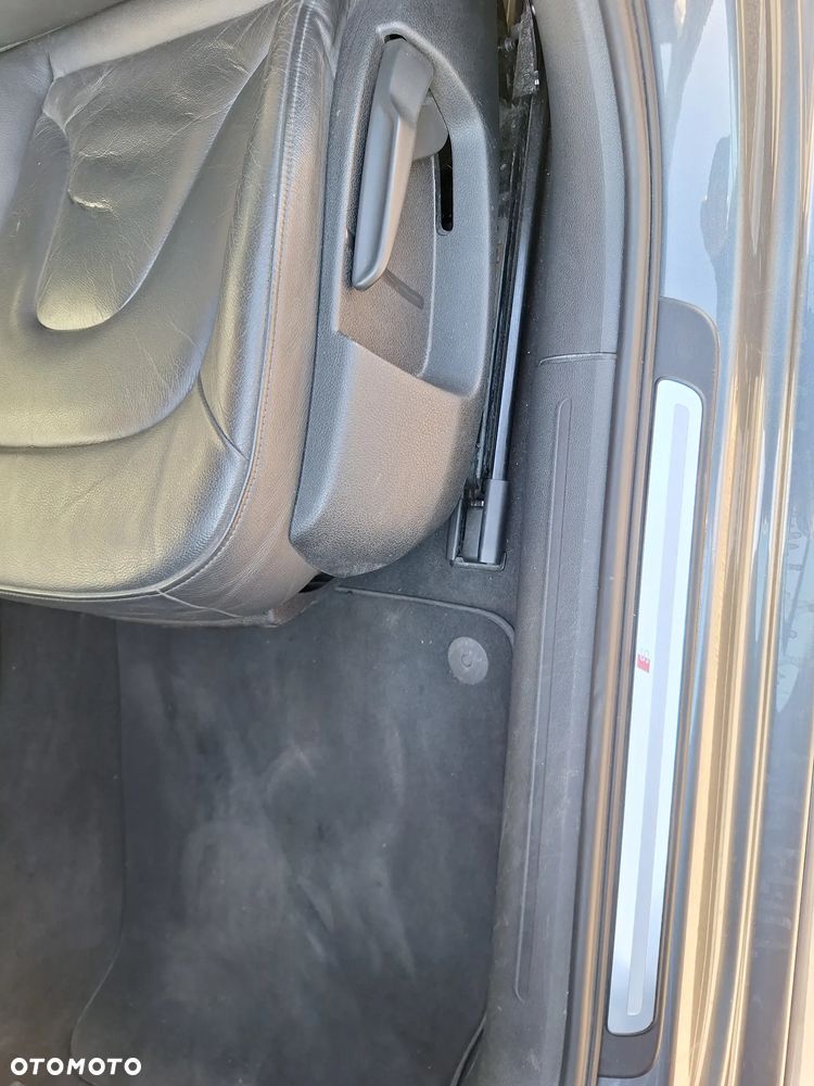 Audi A4 Avant 2.0 TDI DPF clean diesel quattro S tronic S line Sportpaket - 25