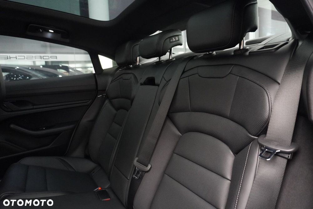 Porsche Taycan 105kWh 4S Performance Plus - 29