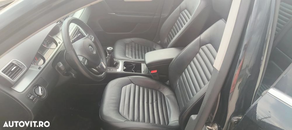 Volkswagen Passat 2.0 TDI BlueMotion Technology DPF Highline - 8
