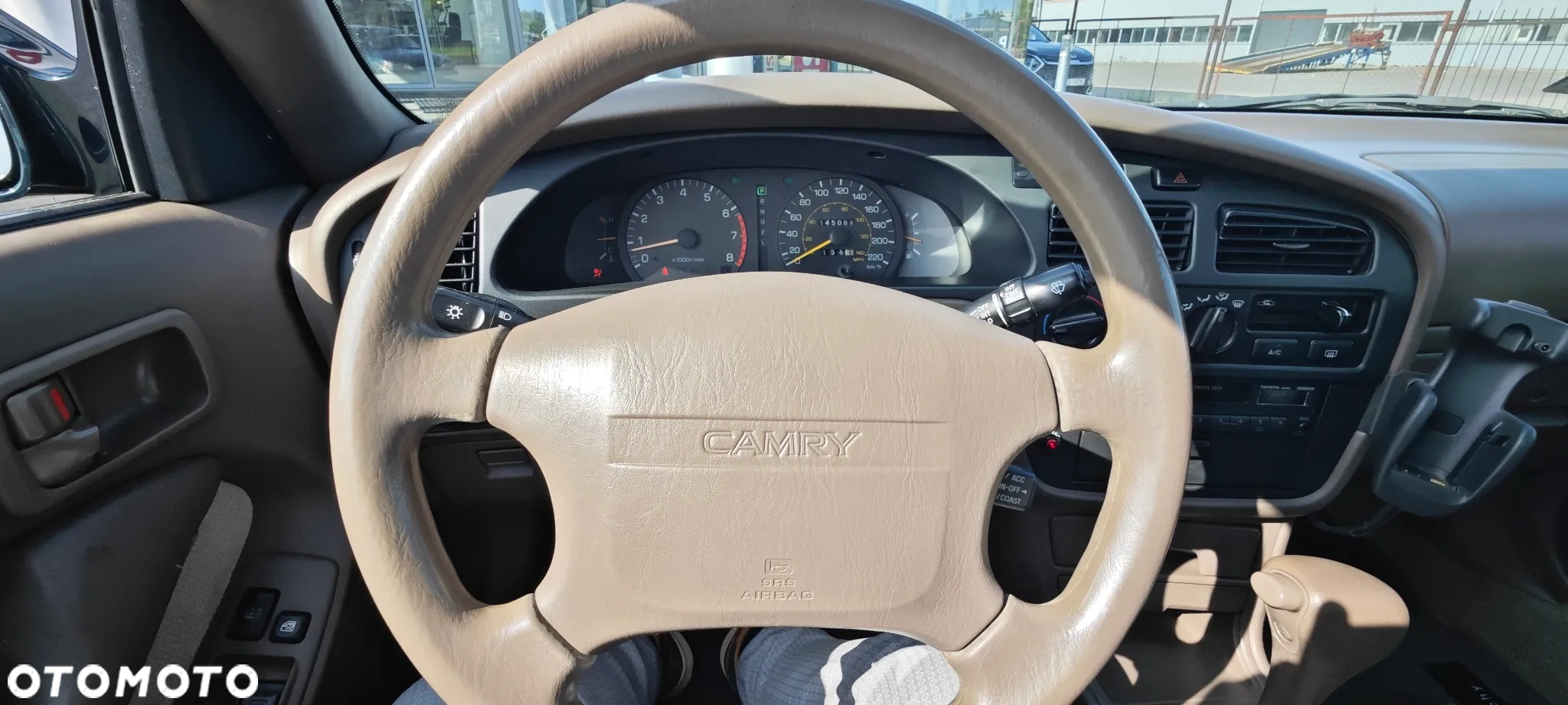 Toyota Camry 3.0 V6 LE - 19