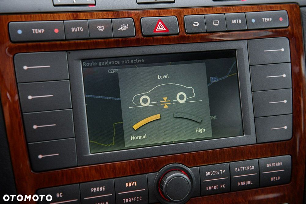 Volkswagen Phaeton - 22