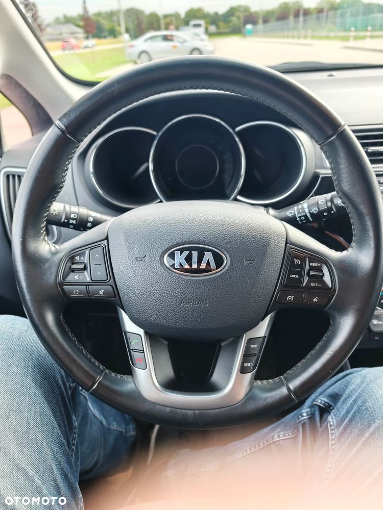 Kia Rio 1.2 Business Line Plus - 9
