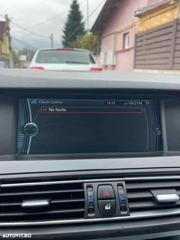 BMW Seria 5 520i Aut. Luxury Line - 15