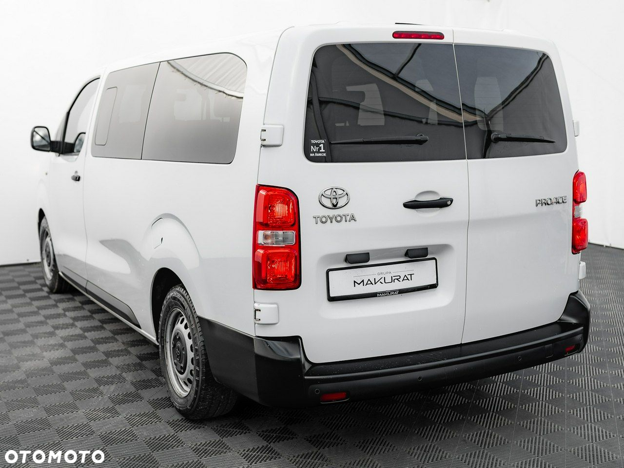 Toyota ProAce Kombi 2.0 D-4D Long 2,8t - 5