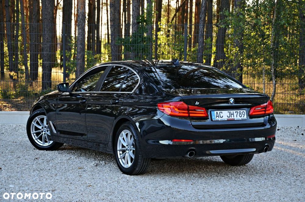 BMW Seria 5 520d Sport Line - 3