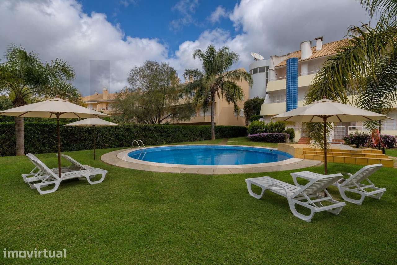 T2 Duplex Rua das Cássias, Vilamoura | Piscina, Jardim e Estacionament - Grande imagem: 4/27