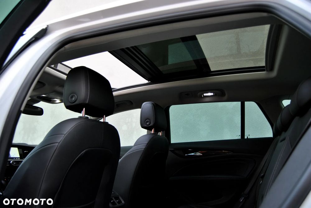 Opel Insignia Sports Tourer 2.0 BiTurbo Diesel 4x4 Innovation - 6