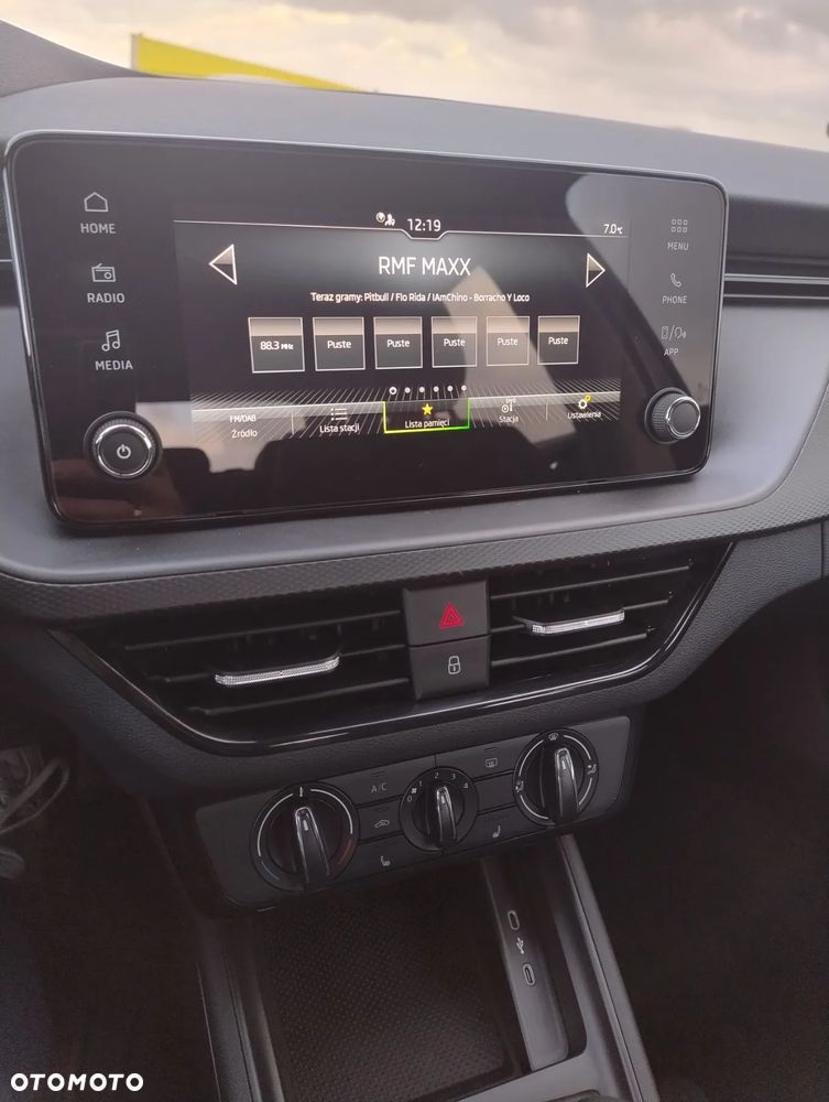 Skoda Kamiq 1.0 TSI Essence - 17