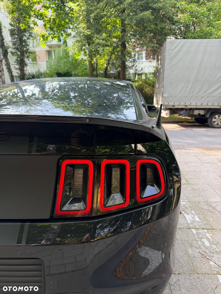 Ford Mustang 5.0 V8 GT - 10
