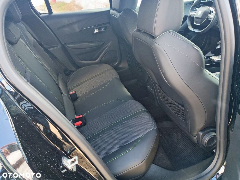Peugeot 208 - 18