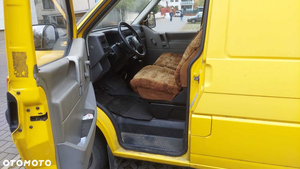 Volkswagen Transporter - 2