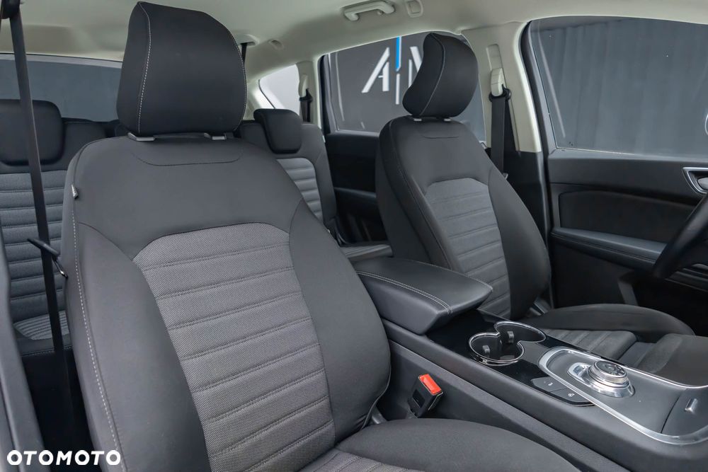 Ford S-Max 2.5 Duratec FHEV TITANIUM - 36